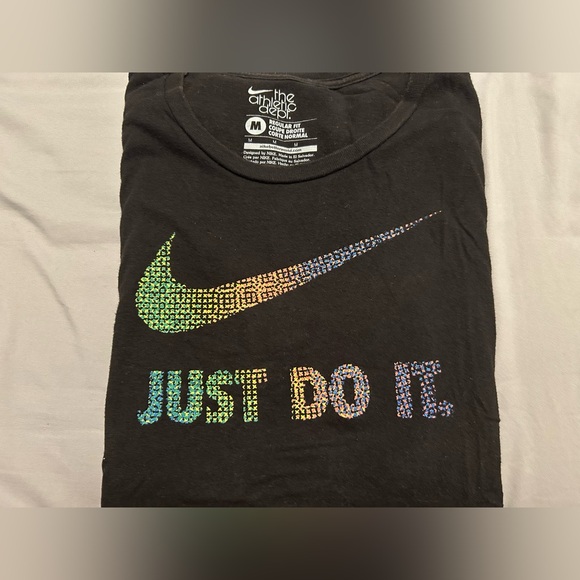 3 Nike tees - Picture 2 of 4